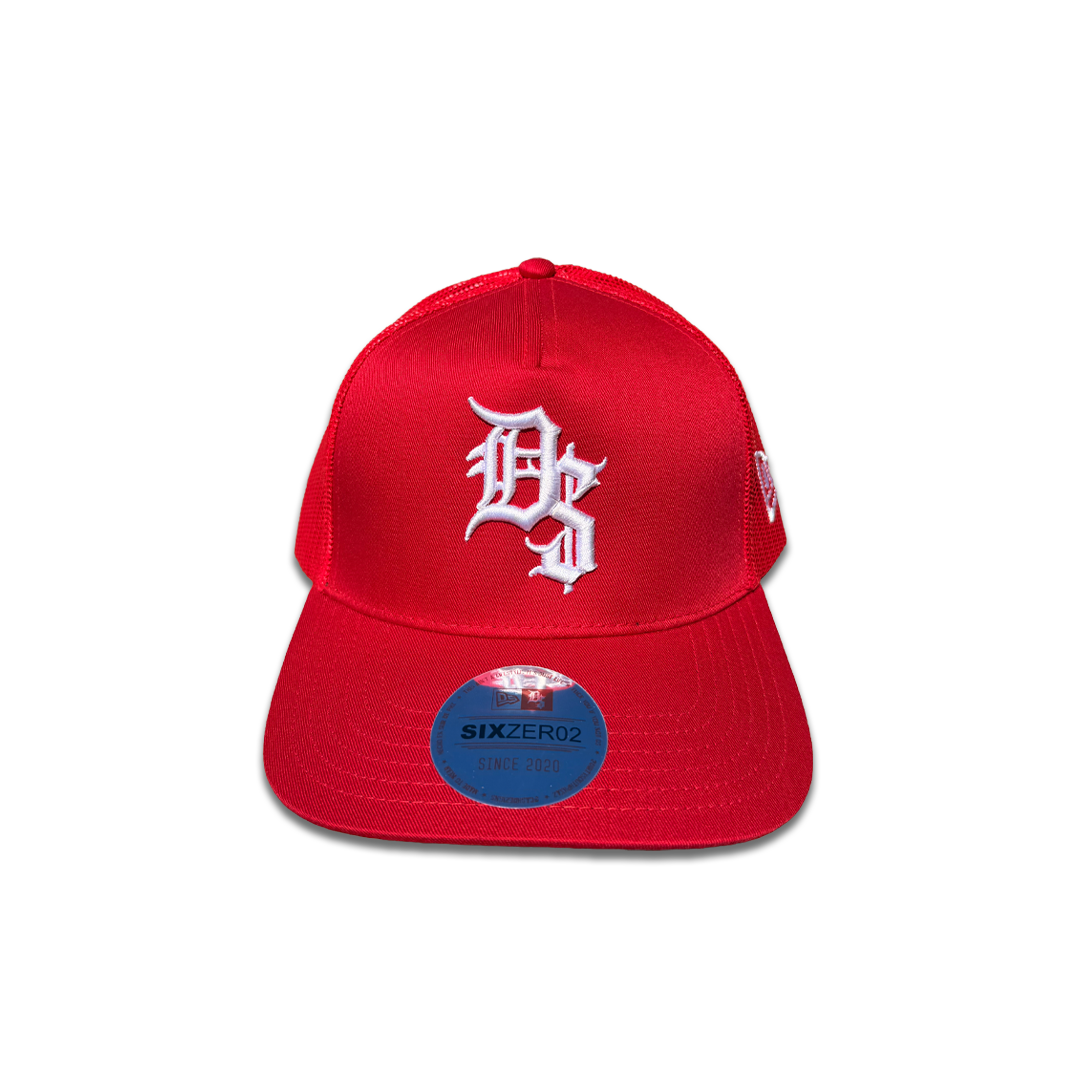 D$ HAT (RED)